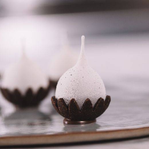 Demonstration video<span>Espresso Caramel Bouchées</span>