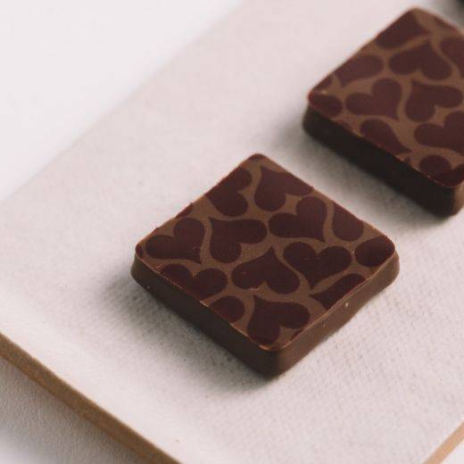 Demonstration video<span>Murcia Orange Ganache Enrobed Bonbons</span>