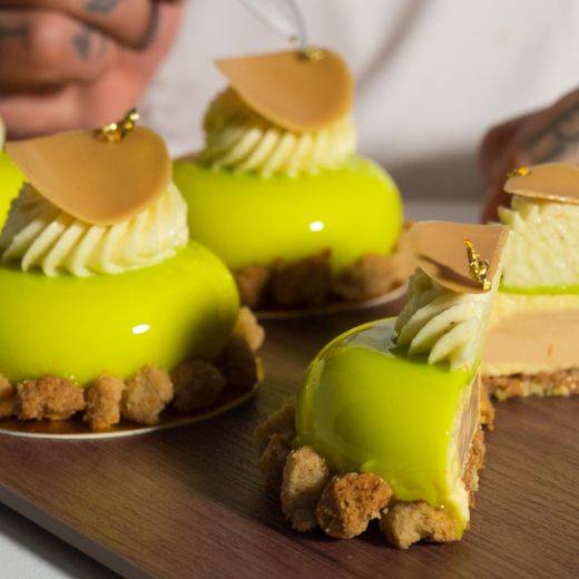 Gold apple crumble