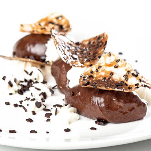 Vídeo de demonstração<span>Mousse de Chocolate Amargo com Tuille de Gergelim</span>