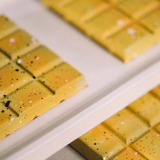Demonstration video<span>Mango and Coconut Milk Chocolate Tablets</span>