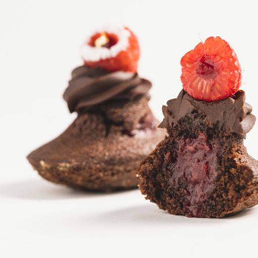 Demonstration video<span>Chocolate and Raspberry Madeleines</span>