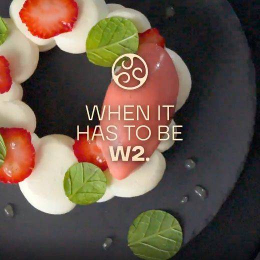 Demonstration video<span>White Chocolate Pavlova</span>