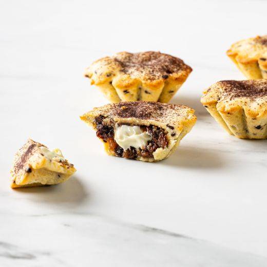 Demonstration video<span>Gingerbread and Creme Dell' Artigiano Mince Pies</span>