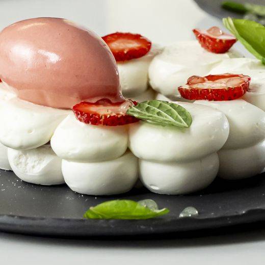 White Chocolate Pavlova