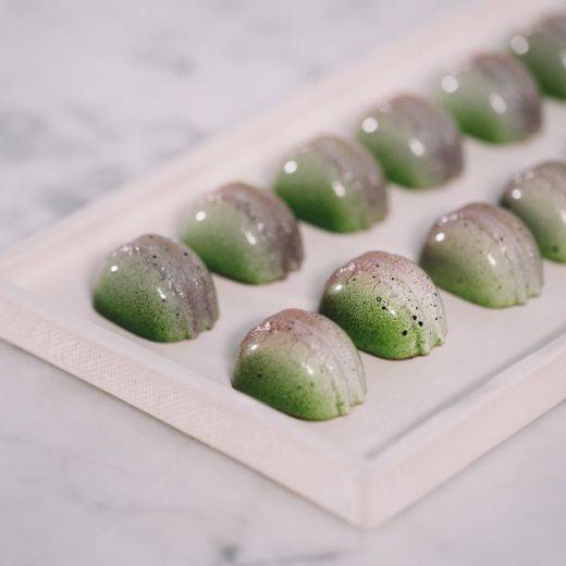Demonstration video<span>Pu'er Tea Ganache Molded Bonbons</span>