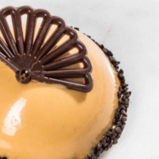 Gold hazelnoot bombe