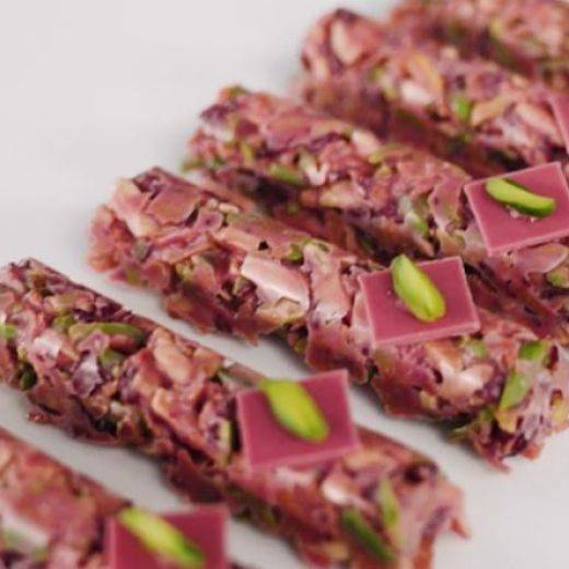 Demonstration video<span>Ruby Chocolate Rochers</span>