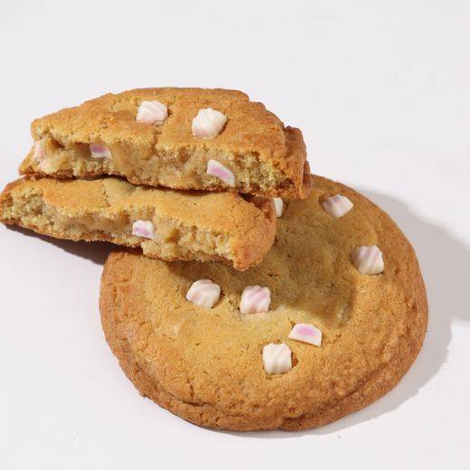 Strawberries n' cream chunky cookie