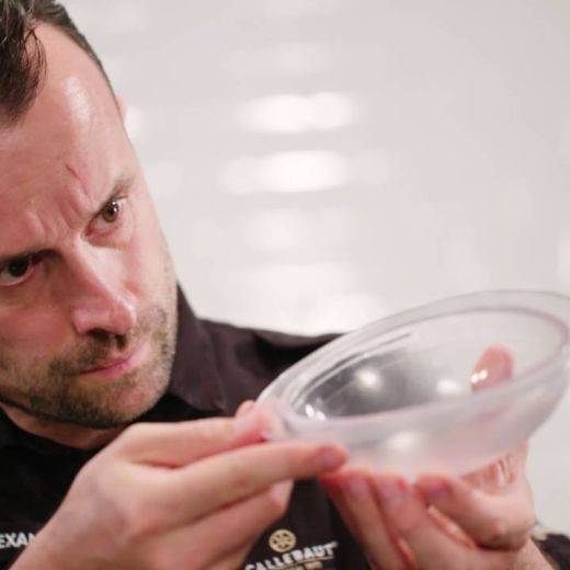 Spuitpistool - superglanzende en gekleurde gevormde chocolaatjes