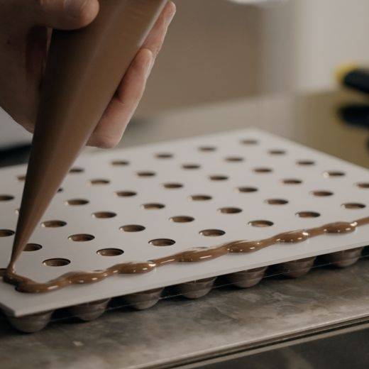 Demonstration video<span>Bailey's Truffle Shell Ganache</span>