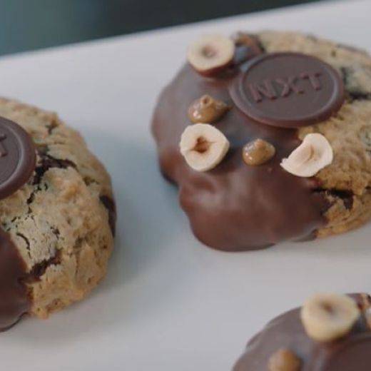 Demonstration video<span>Hazelnut & Callebaut NXT M_lk Chocolate Vegan Cookies</span>