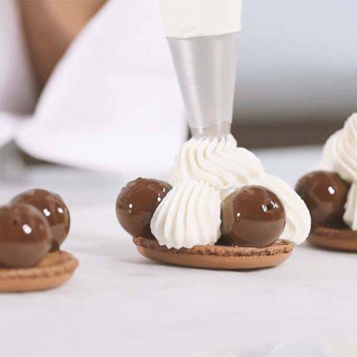 Demonstration video<span>Macaron Petits Gâteaux</span>