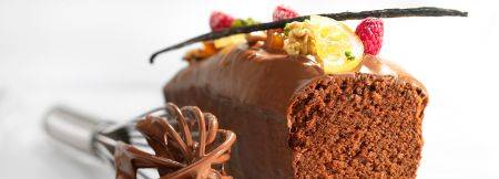 Glazed hazelnut and cocoa cake