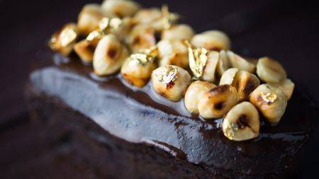 Hazelnut and Whisky Mini Bar Cake with 80% Chocolate