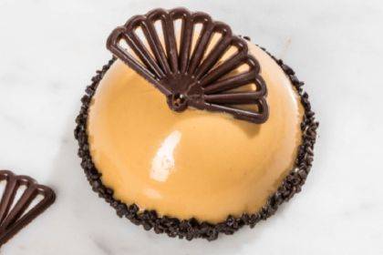 Gold hazelnoot bombe