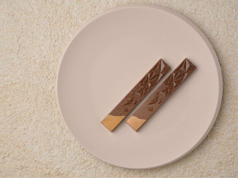 Chocolate bars with honey-cardamom ganache