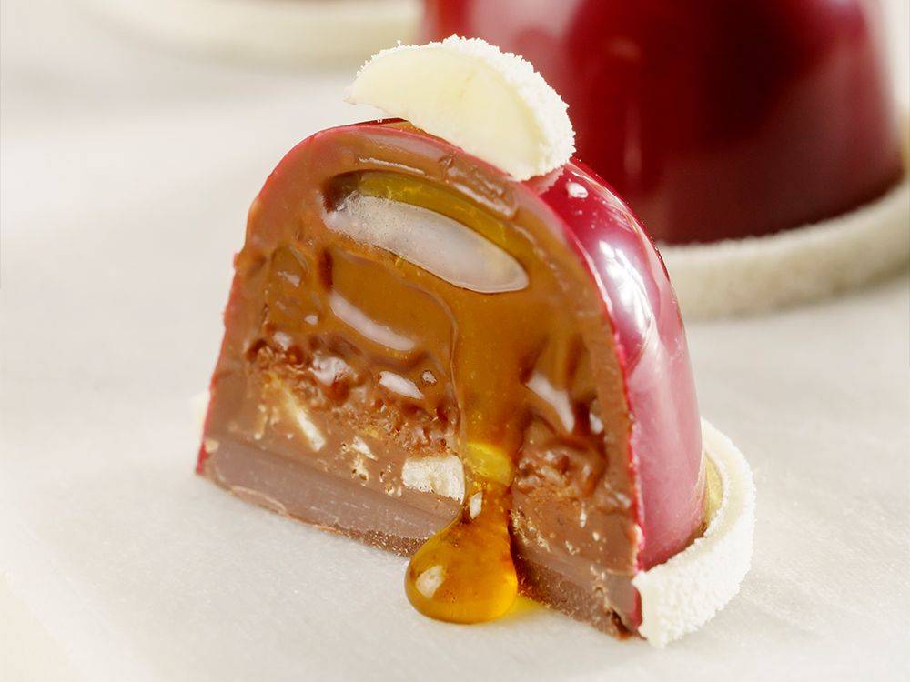 “Santa’s hat” winter pralines