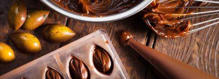 Ganache de chocolate con leche para bombones moldeados