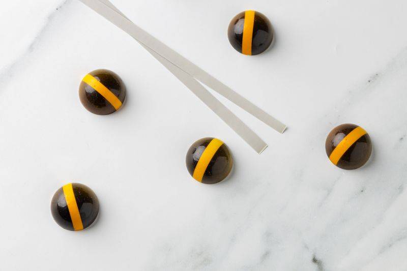 Bonbon Decoration - Tape and Spray Effect