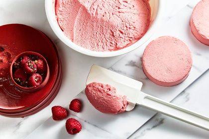 Chocolate mousse with ruby rb1 (for entremets)