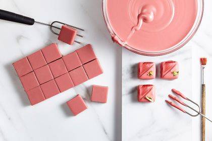 Ganache a base di cioccolato ruby rb1 per praline e immersione